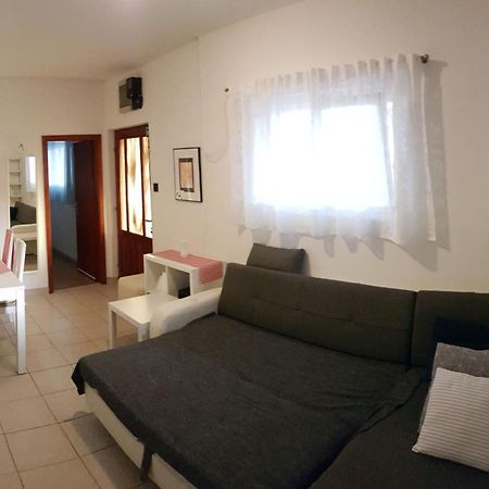 Apartmani Ela Prvić Luka 外观 照片