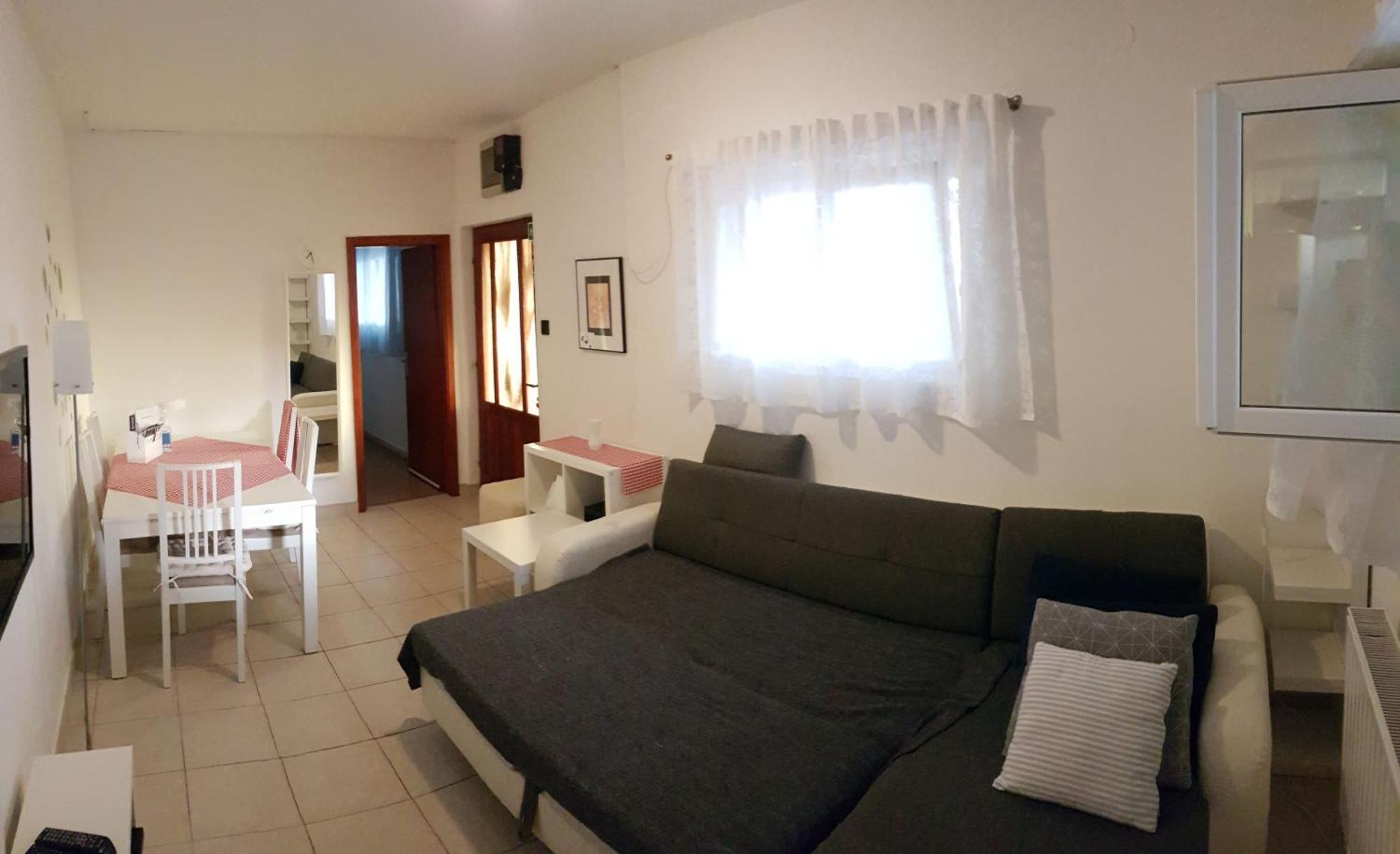 Apartmani Ela Prvić Luka 外观 照片