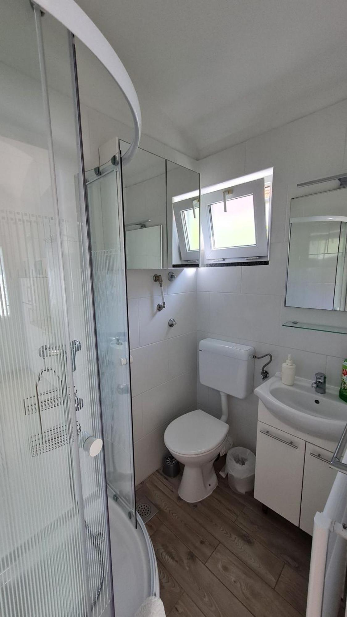 Apartmani Ela Prvić Luka 外观 照片
