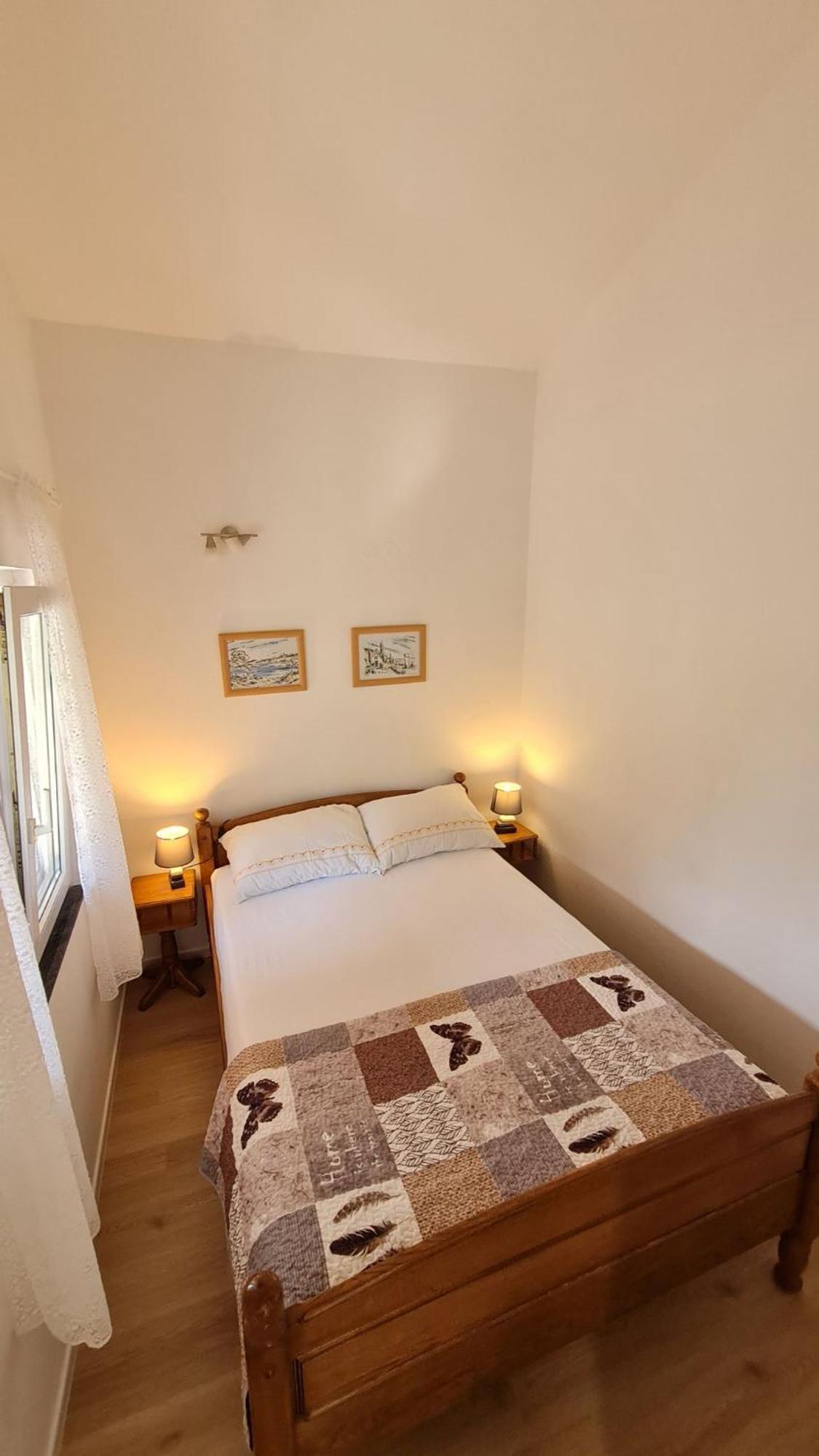 Apartmani Ela Prvić Luka 外观 照片