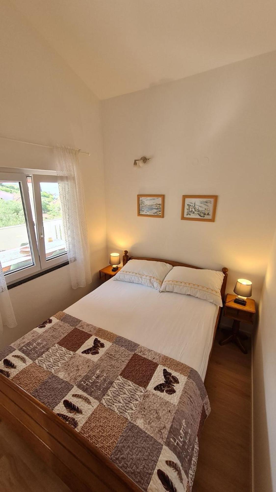 Apartmani Ela Prvić Luka 外观 照片
