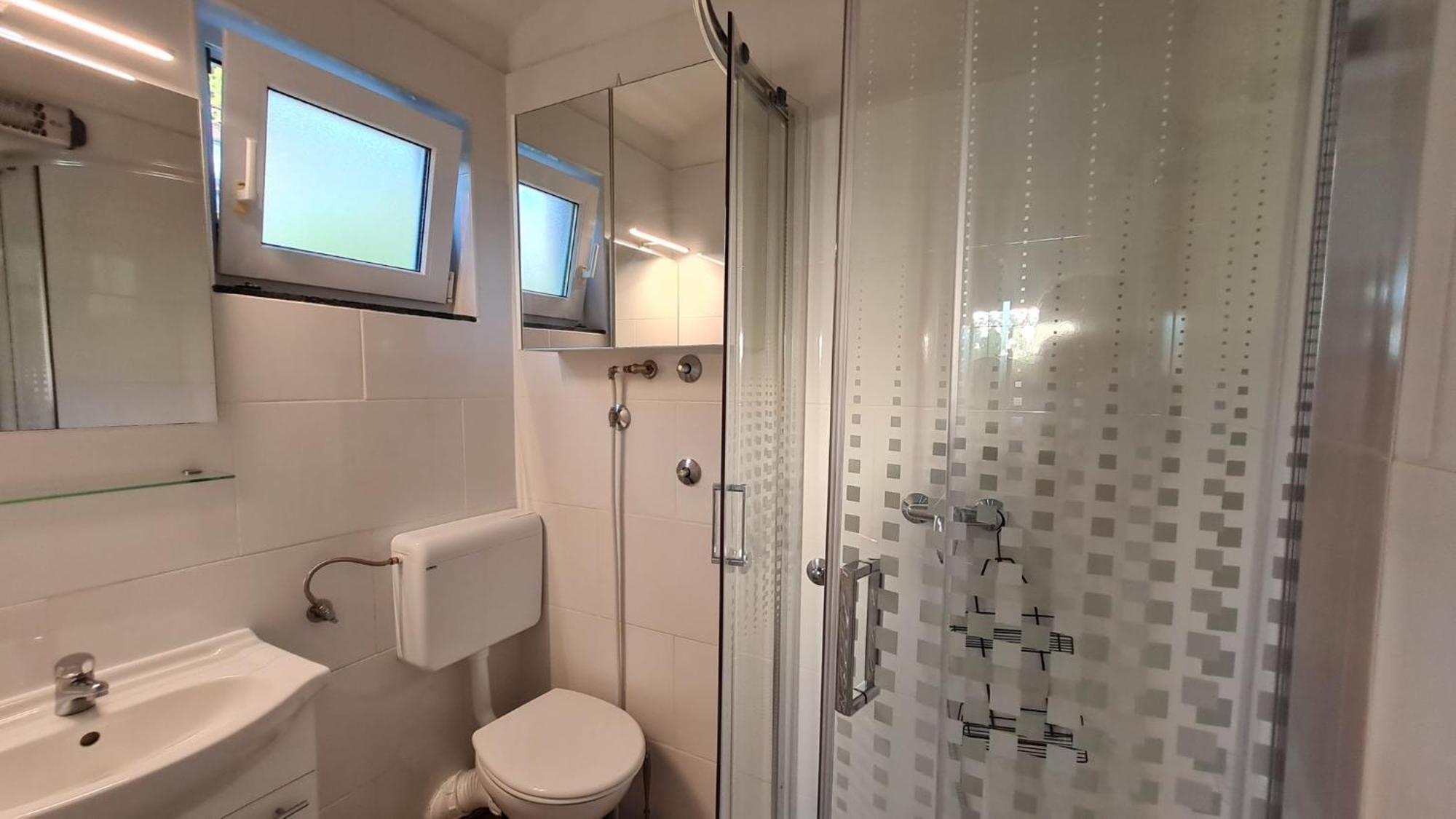 Apartmani Ela Prvić Luka 外观 照片