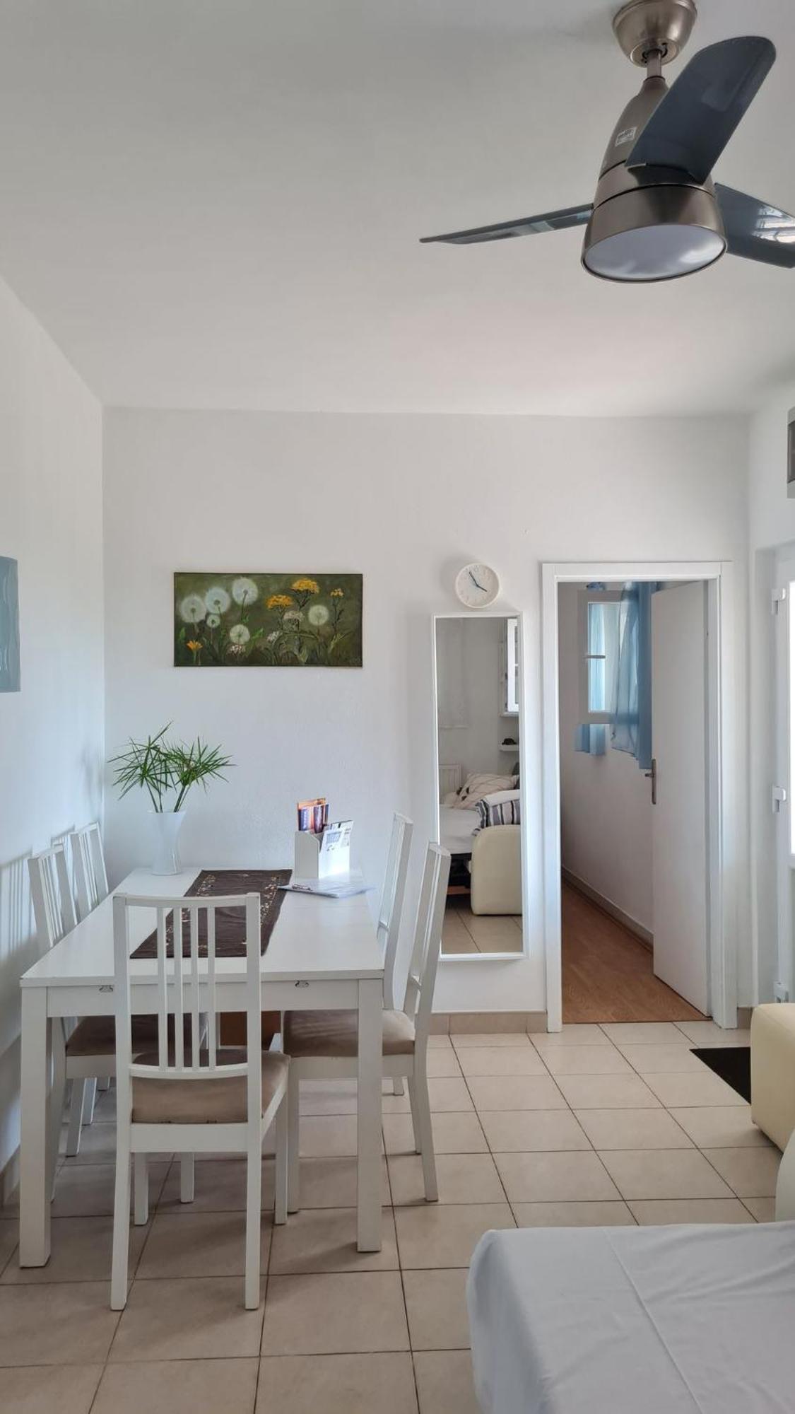 Apartmani Ela Prvić Luka 客房 照片
